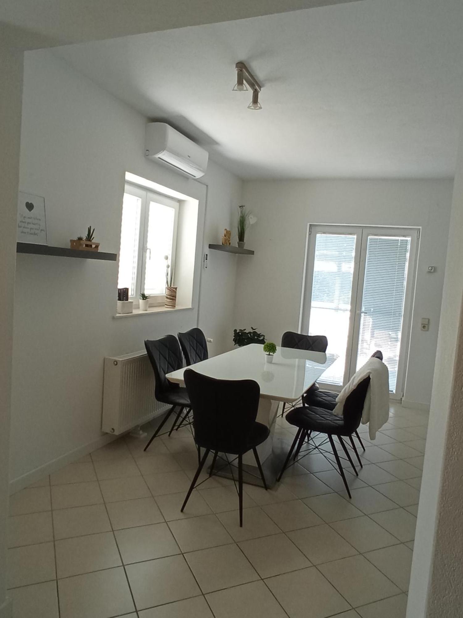 Apartman Carpe Diem Sutomiscica المظهر الخارجي الصورة